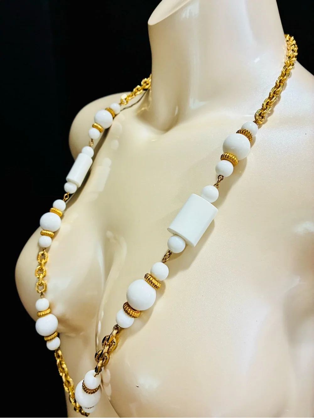Gold Chain Necklace with Chunky Cylindrical Resin White Beads Women Jewelry EUC